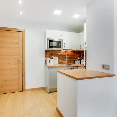 New 1 Bedroom On The Sea In Marbella. Daire Marbella